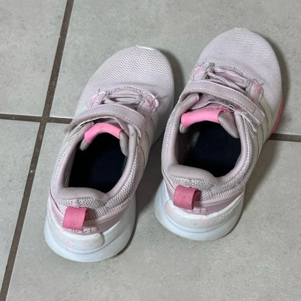 Adidas Girls Kids Pink Cloudfoam Sneakers TR21‎  Shoes size 13.5.
